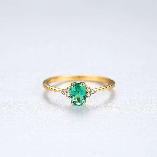 💍 Anillo "Mística Verde" con Circonita Esmeralda Ovalada y Zirconias - Aurora Boré