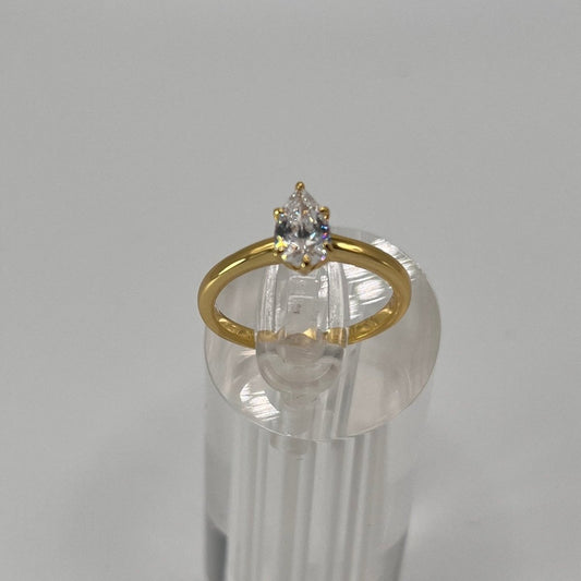 Anillo Clásico de Plata 925 con Baño de Oro u Rodio y Zirconia en Corte Pera