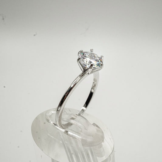 Anillo Clásico Solitario con Zirconia en Plata 925 con Zirconia de 7mm