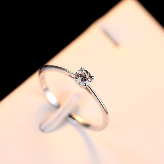 ✨ Anillo Clásico con Zirconia – Plata 925 con Baño de Rodio - Aurora Boré