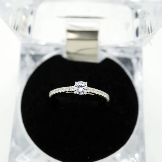 ✨ Anillo “Clásico Radiante” – Plata 925 con Moissanita Certificada GRA - Aurora Boré