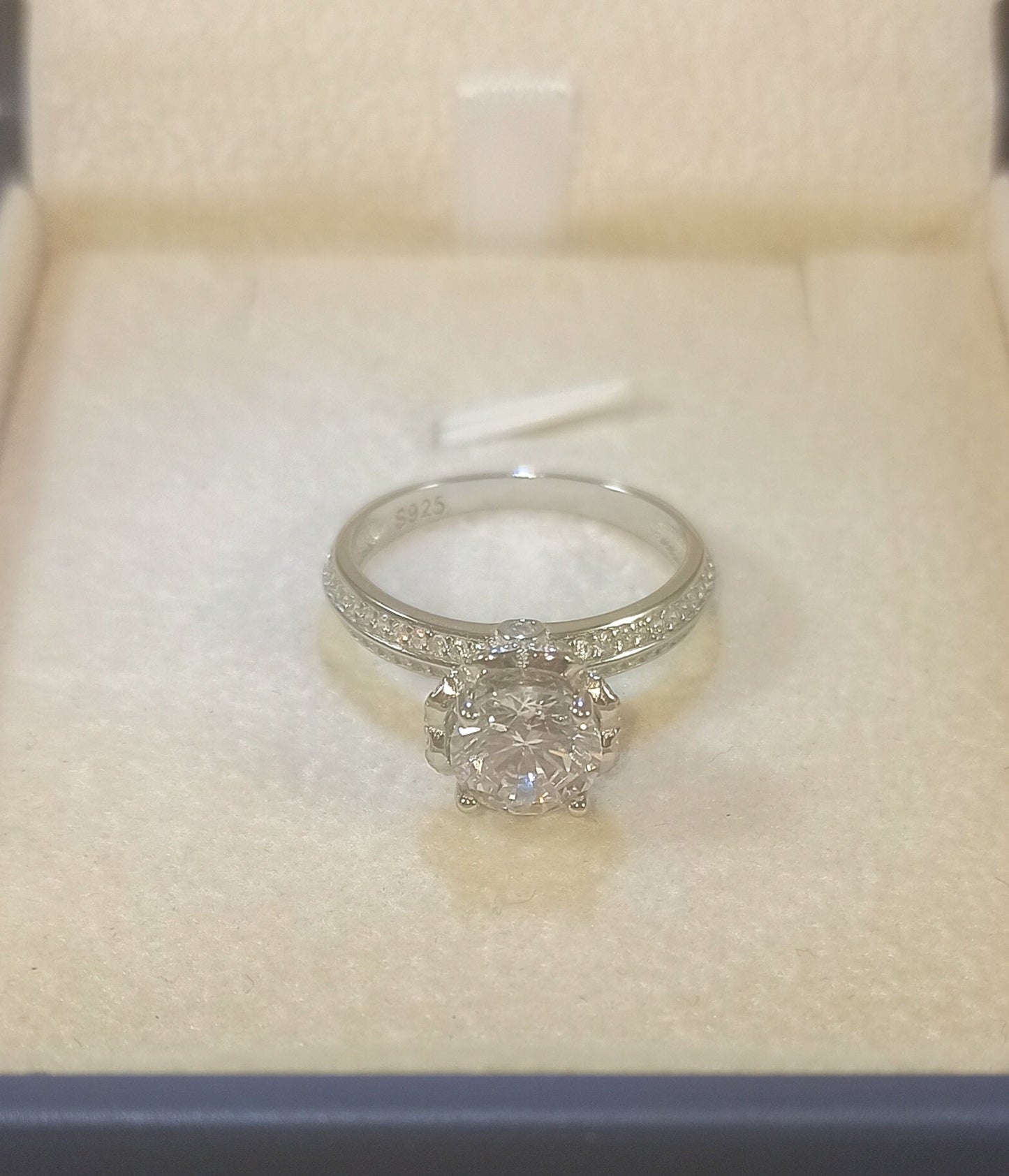 💍 Anillo Romántico en Plata 925 con Zirconia Central de 7 mm - Aurora Boré
