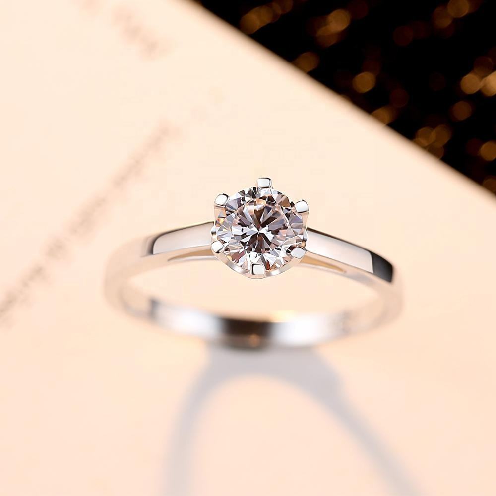✨ Anillo “Reina del Corazón” – Plata 925 con Diseño de Corona y Solitario Central - Aurora Boré