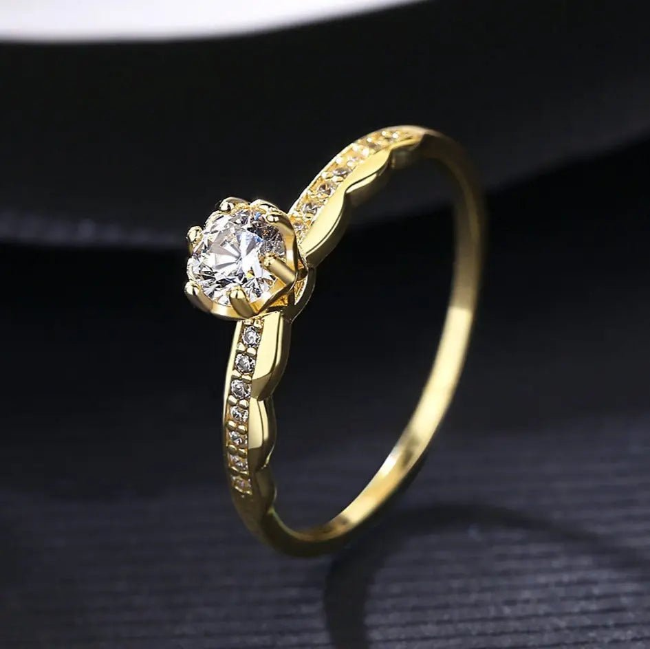 Anillo en Plata 925 con Baño de Oro 14K: una pieza clásica y sofisticada para cualquier ocasión - Aurora Boré