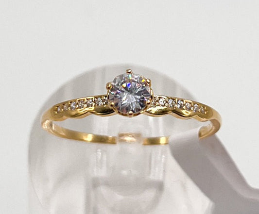 Anillo en Plata 925 con Baño de Oro 14K: una pieza clásica y sofisticada para cualquier ocasión