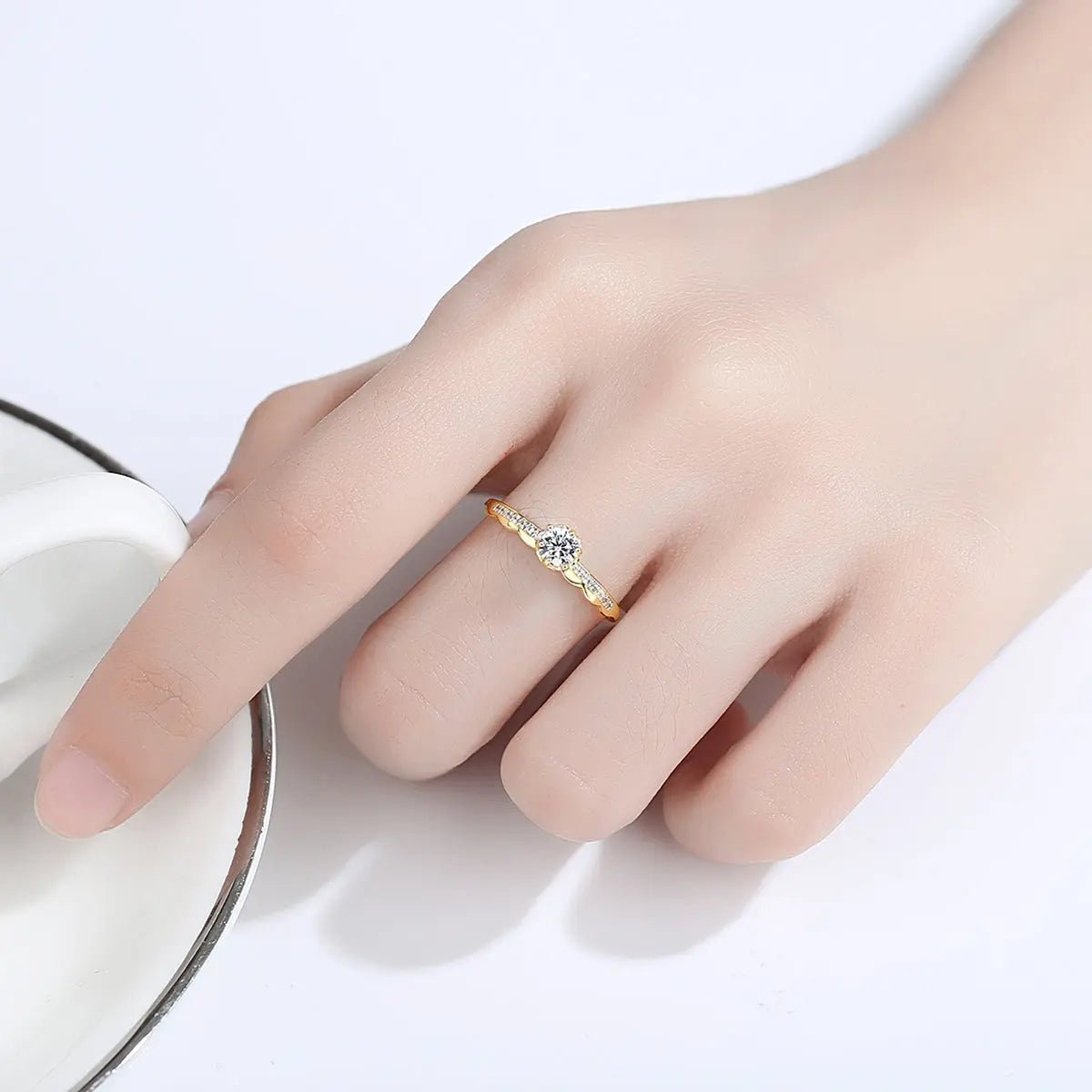 Anillo en Plata 925 con Baño de Oro 14K: una pieza clásica y sofisticada para cualquier ocasión - Aurora Boré
