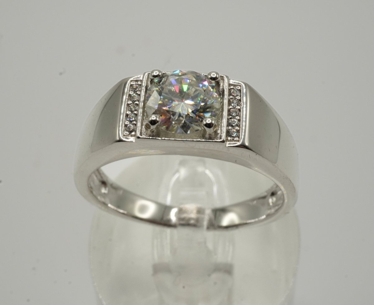 💍 Anillo “Fuerza Brillante” – Plata 925 con Moissanite Central