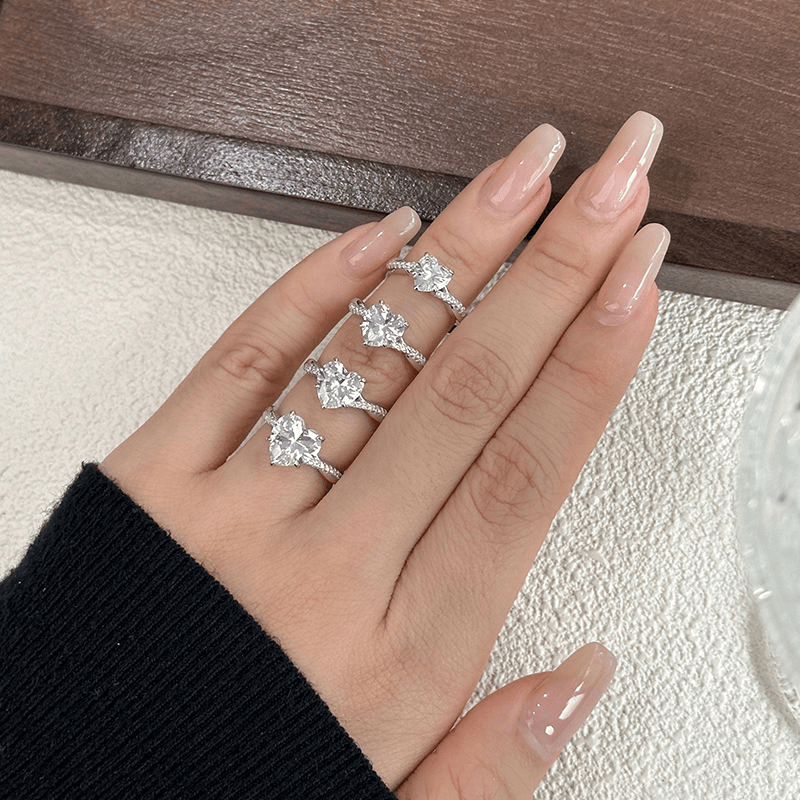 Anillo Infinito de Amor – Plata 925 con Zirconia Cúbica en Forma de Corazón
