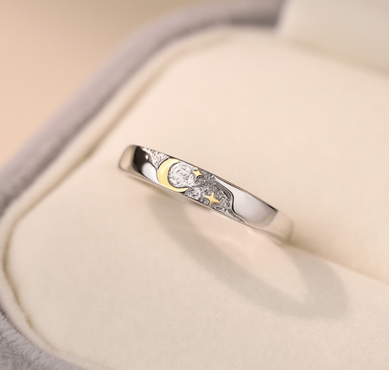 Anillo Luna de Ensueño – Plata 925 con Detalle Dorado