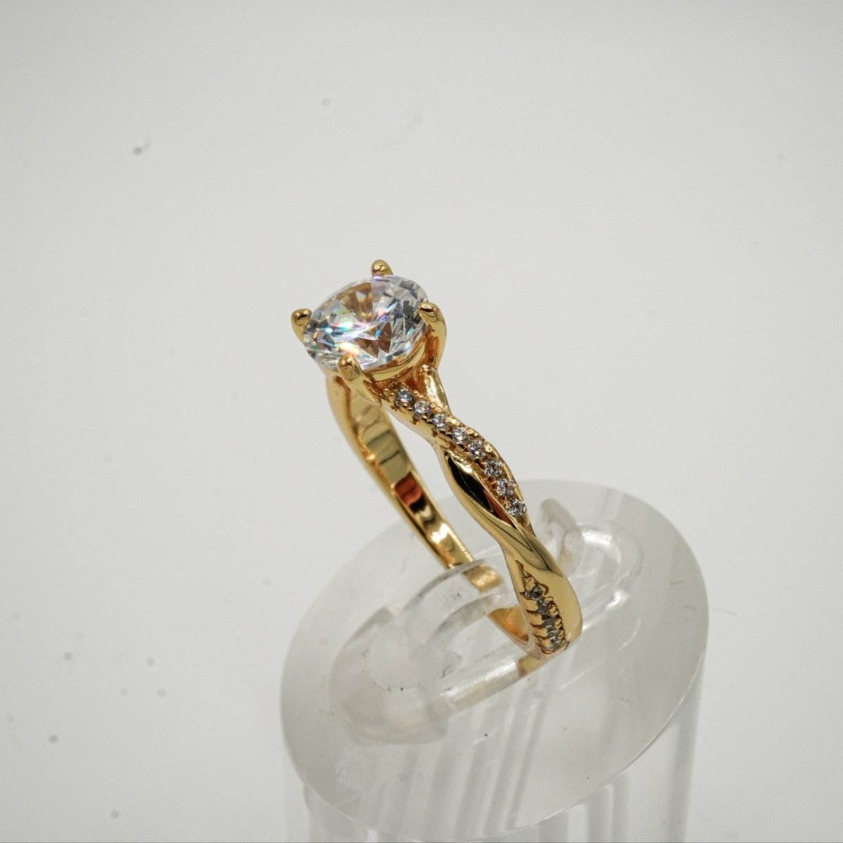💍 Anillo “Luz Infinita” – Plata 925 con Zirconia Cúbica