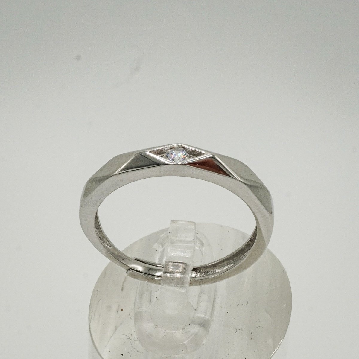 💠 Anillo “Reflejo Moderno” – Plata 925 con Zirconia Cúbica