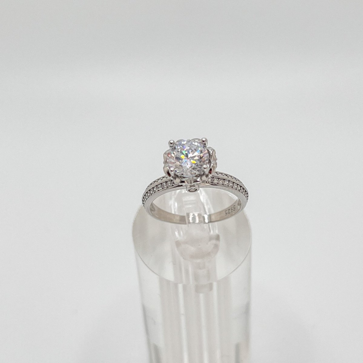 💍 Anillo Romántico en Plata 925 con Zirconia Central de 7 mm - Aurora Boré
