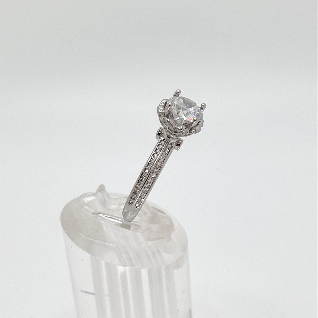💍 Anillo Romántico en Plata 925 con Zirconia Central de 7 mm - Aurora Boré