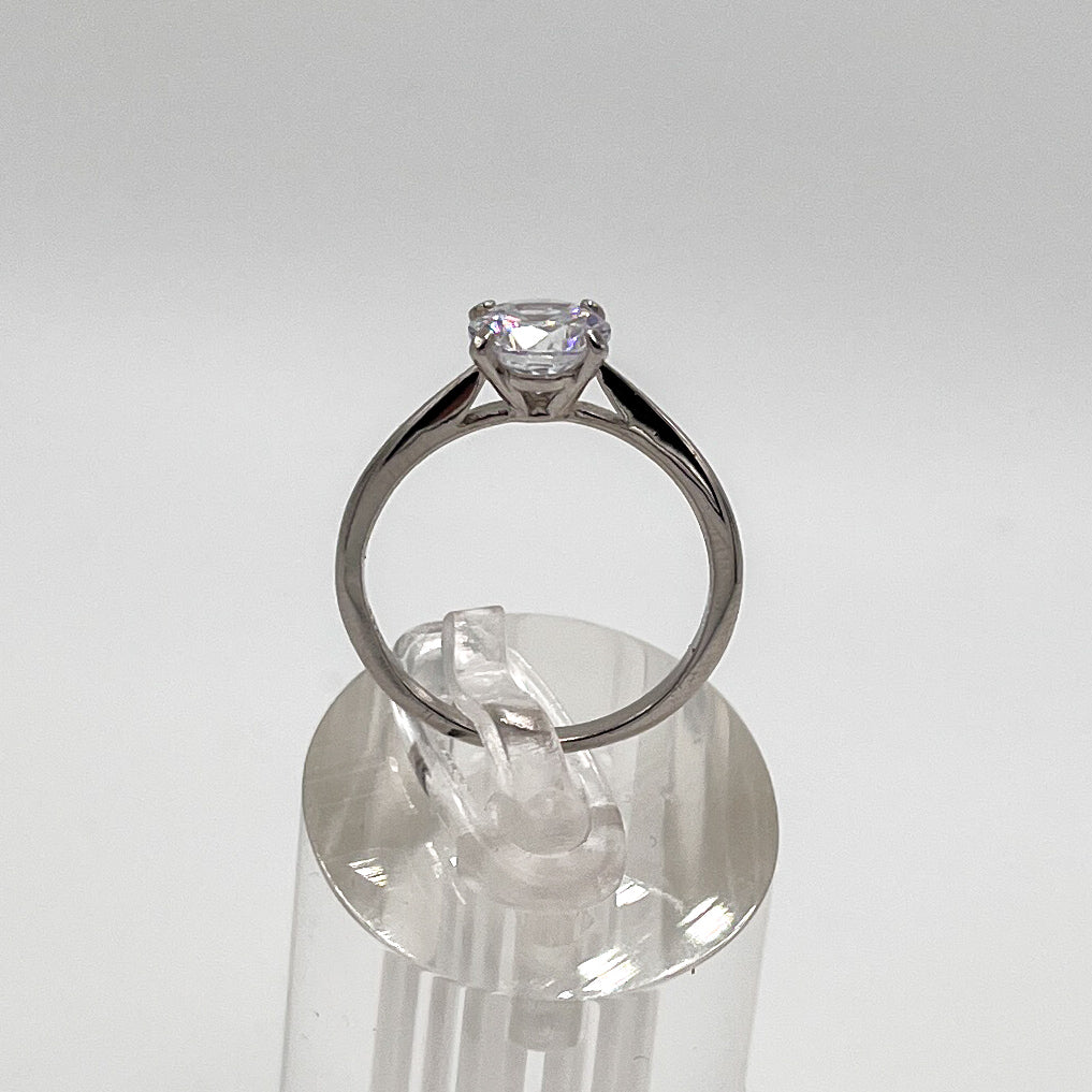 Anillo Solitario en Plata con Zirconia de 7 mm