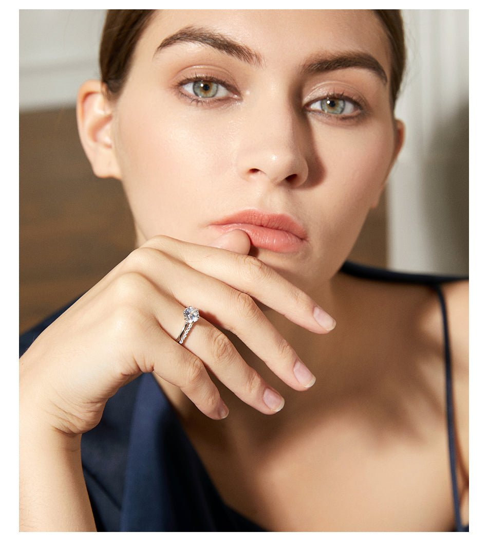 Anillos Dúo Clásico está elaborado con piedras de Zirconia de 7 mm engastadas en Plata 925 - Aurora Boré