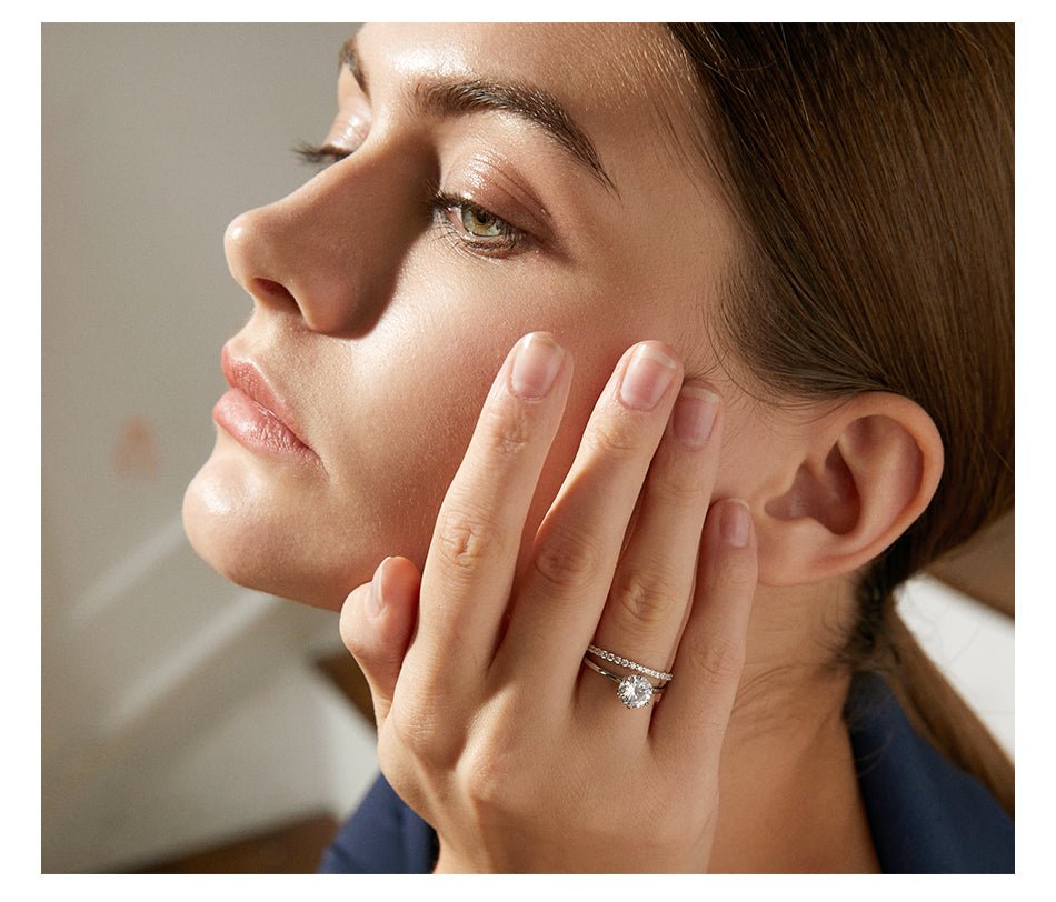 Anillos Dúo Clásico está elaborado con piedras de Zirconia de 7 mm engastadas en Plata 925 - Aurora Boré