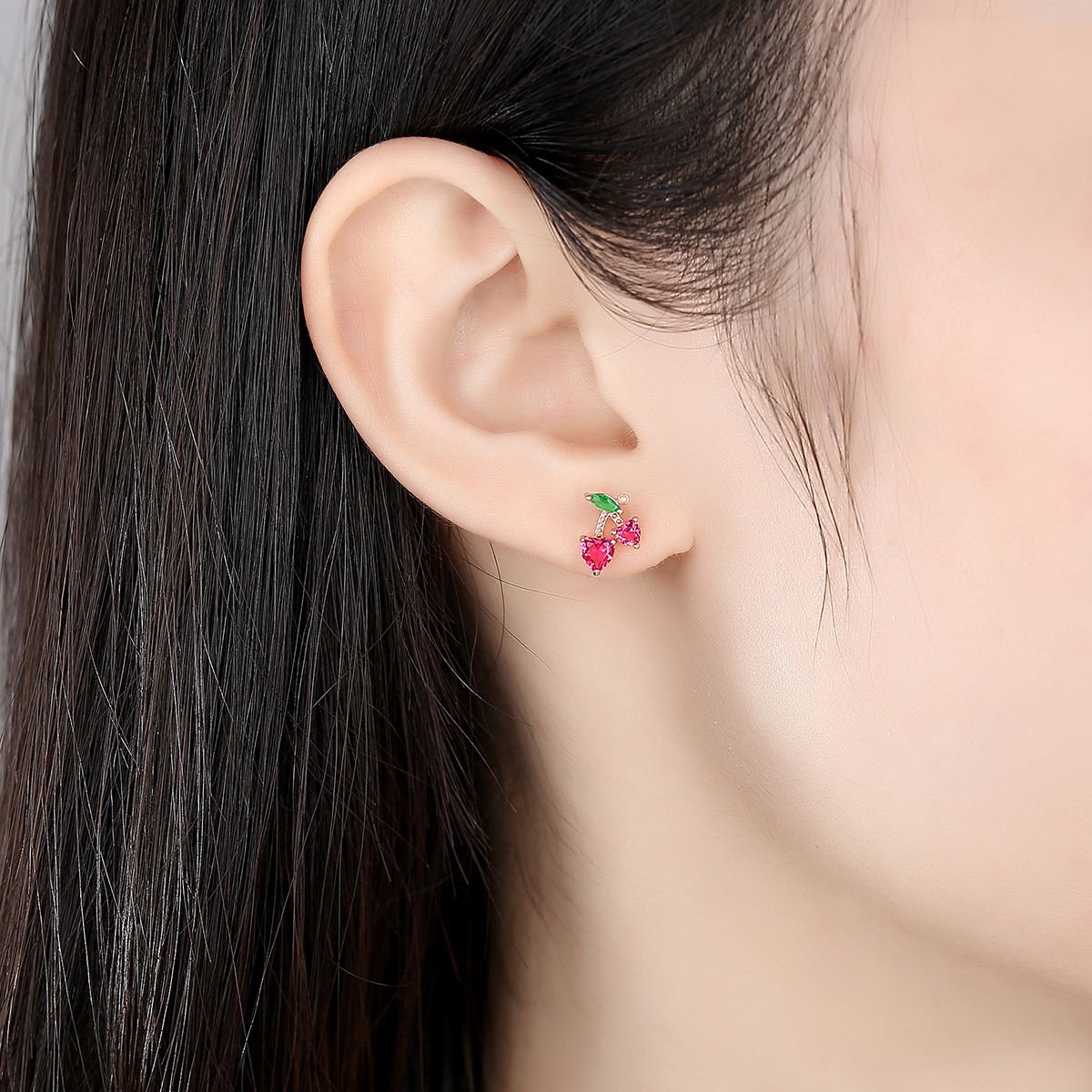 Aretes con detalles en cereza de colores brillantes, en plata de ley 925 con baño de oro rosa - Aurora Boré