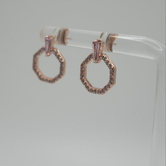 Aretes de Plata con baño de Oro Rosa, Estilo Elegante, irradia Ternura y Estilo.