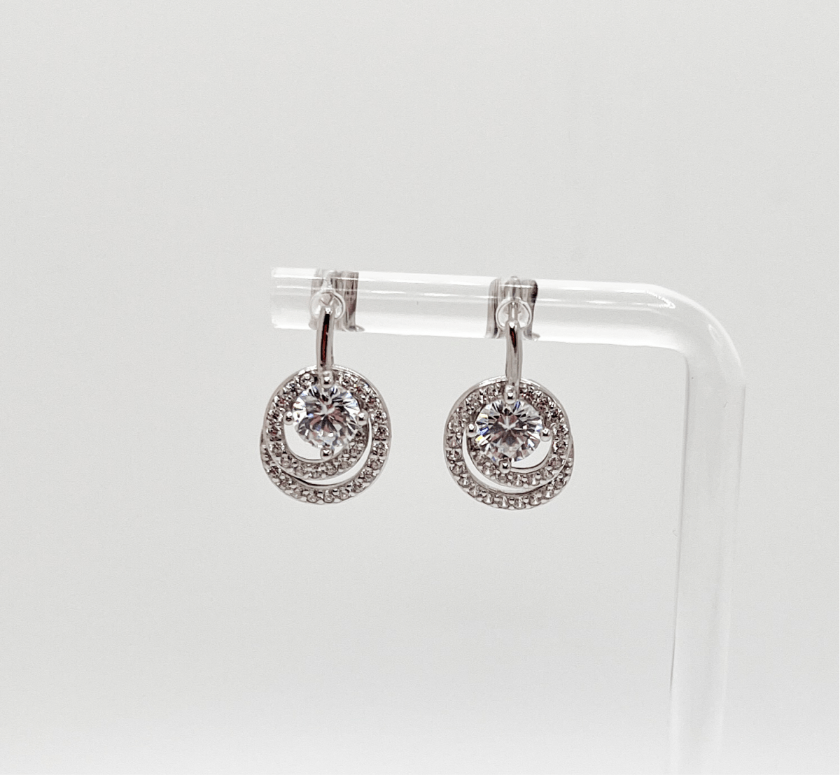 Aretes estilo Halo, material Plata 925 y Zirconias