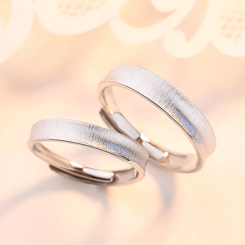 Argollas para Pareja, Estilo Liso, Material Plata 925 grabado por dentro la palabra "Love" - Aurora Boré