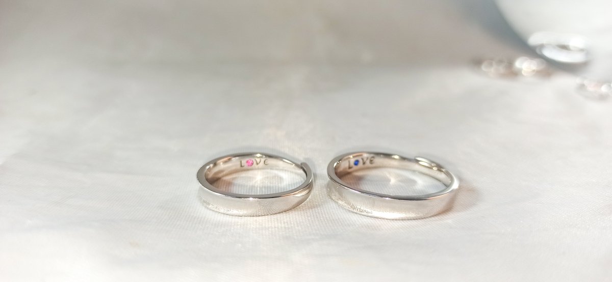 Argollas para Pareja, Estilo Liso, Material Plata 925 grabado por dentro la palabra "Love"