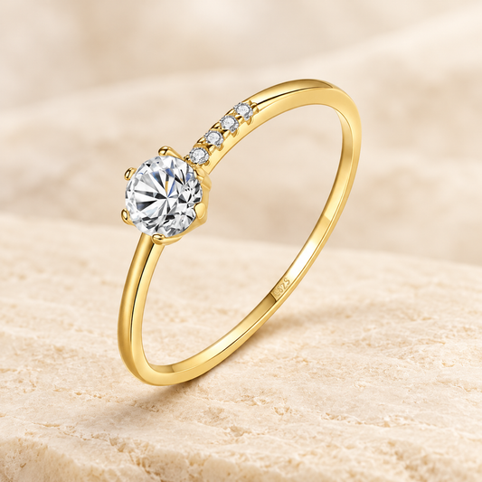 Anillo de diseñador, Brisa Dorada, Plata 925 con Zirconia 4 mm sobre fondo marfil — Aurora Boré
