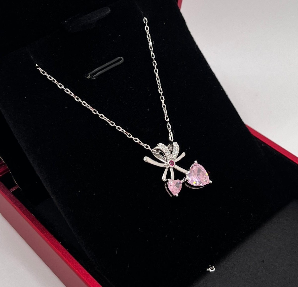 Collar Cereza en forma de Corazón, en plata 925 con baño de rodio