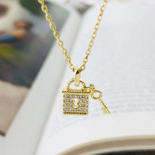 Collar con Candadito y Llave en Plata con Baño de Oro 18K - Aurora Boré