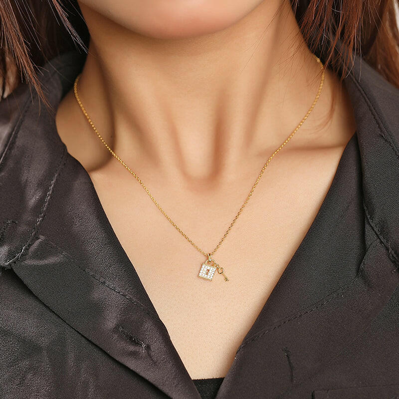 Collar con Candadito y Llave en Plata con Baño de Oro 18K - Aurora Boré