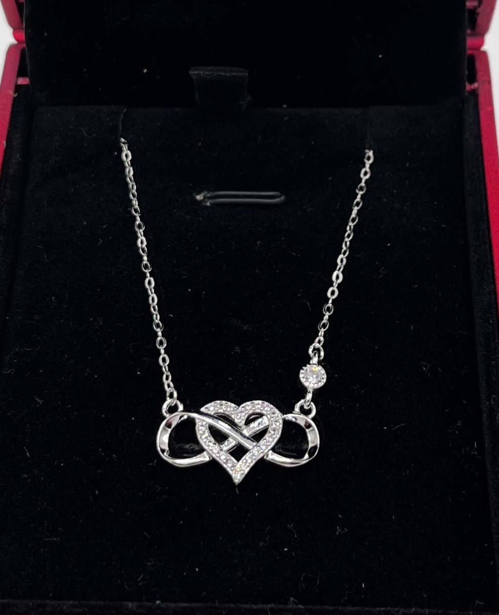 Collar Corazón Infinito en Plata 925 con Zirconias – Disponible en Rodio, Oro y Oro Rosa - Aurora Boré