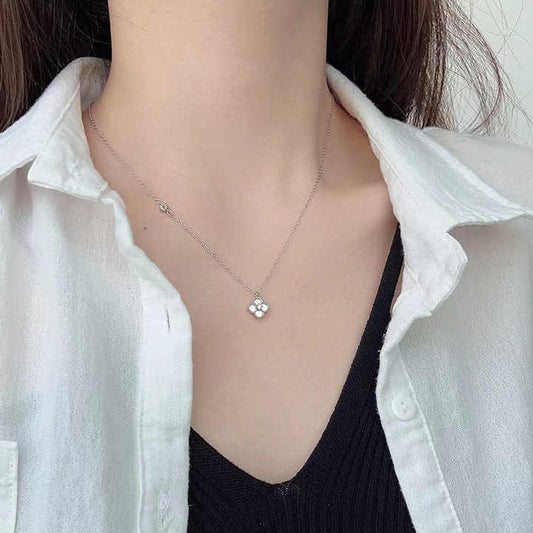 Collar en forma de trébol blanco de cuatro hojas hecha de plata 925 Gold Rose - Aurora Boré