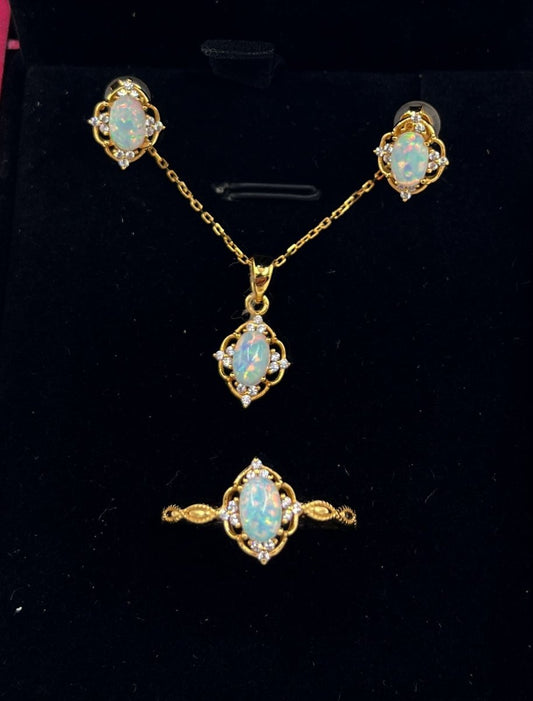 Conjunto de Plata 925 con baño de Oro 18K y Opalo - Aurora Boré