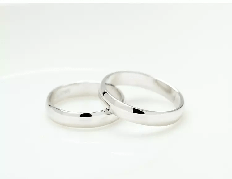 Dúo Anillos de Boda de Estilo Clásico, en Plata de Ley 925. - Aurora Boré