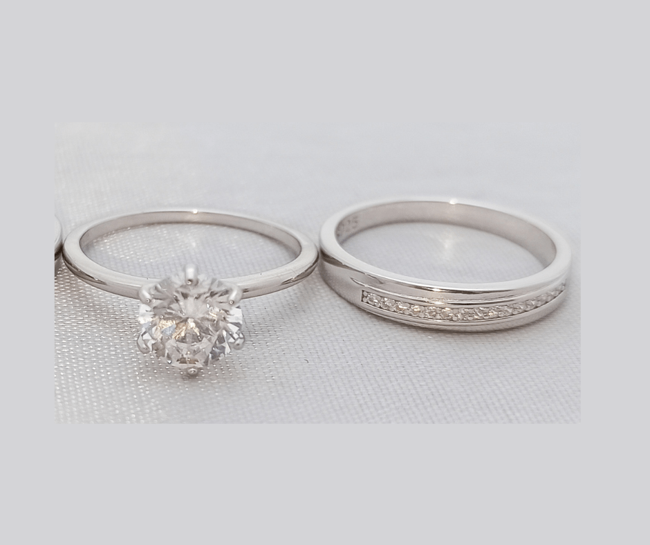 Duo de anillo, obtendrá un estilo clásico Argolla de Plata 925 con Zirconias cúbicas con un anillo Solitario de 7mm con Zirconia en Plata 925 - Aurora Boré
