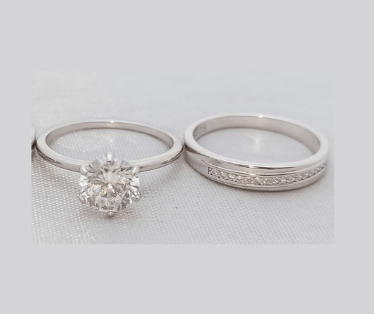 Duo de anillo, obtendrá un estilo clásico Argolla de Plata 925 con Zirconias cúbicas con un anillo Solitario de 7mm con Zirconia en Plata 925 - Aurora Boré
