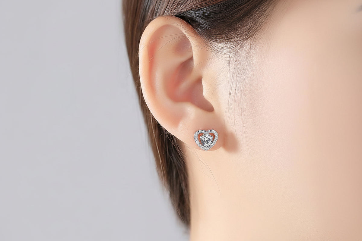 Hermosos aretes en forma de corazón en plata 925 con baño de rodio - Aurora Boré