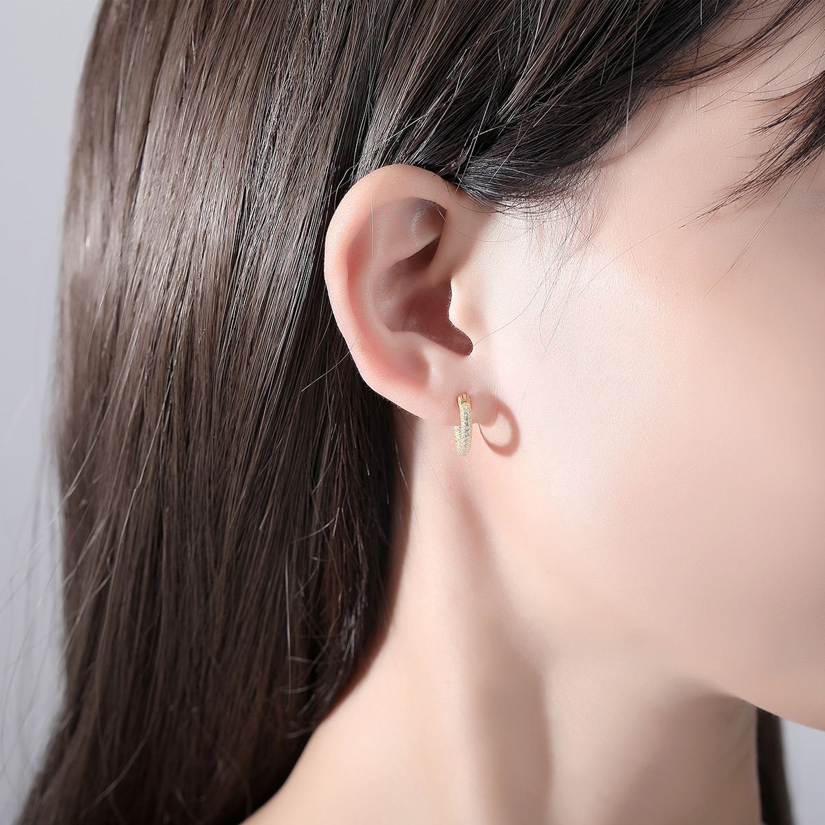 Pendientes Argolla Estilo Geométrico con Circonitas - Aurora Boré