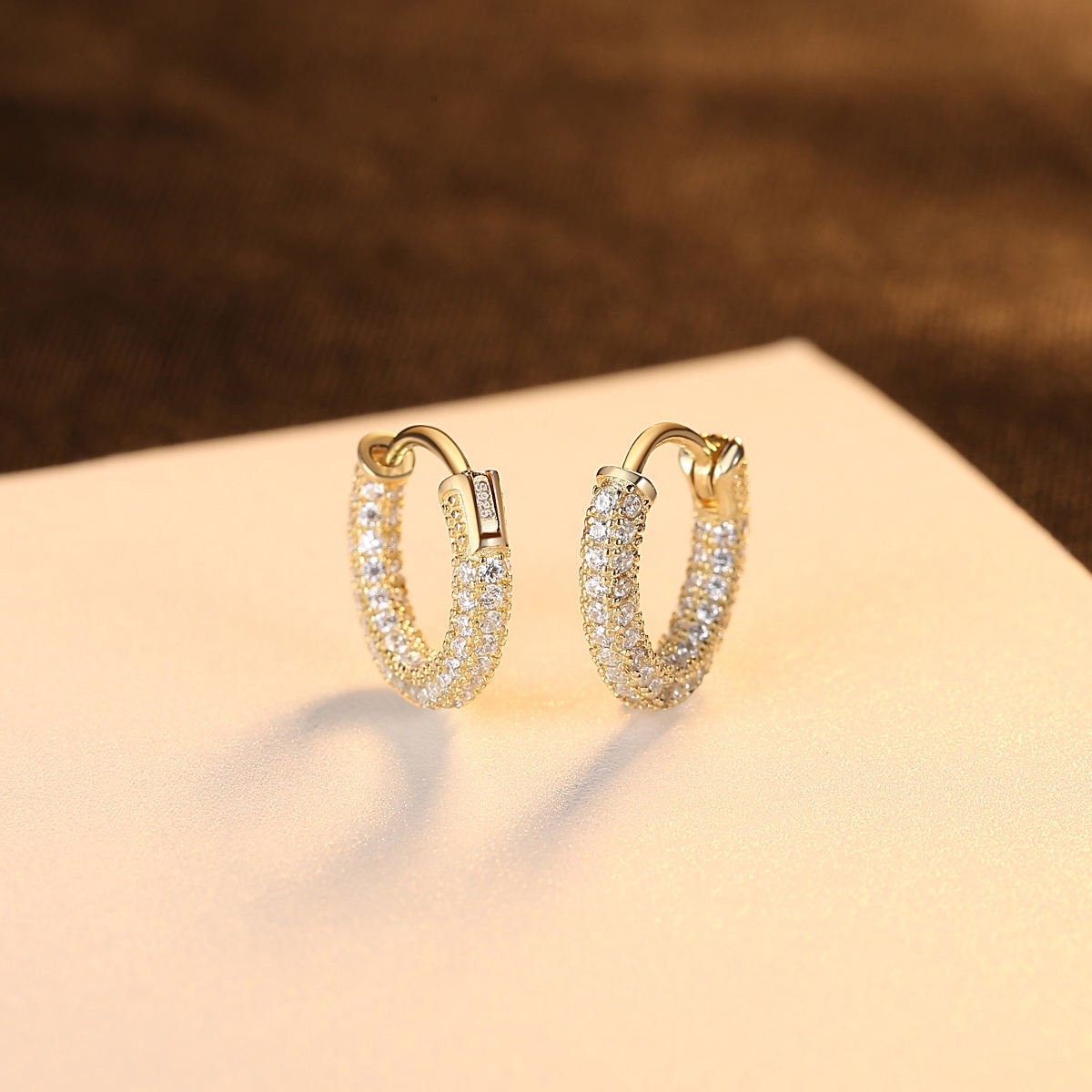 Pendientes Argolla Estilo Geométrico con Circonitas - Aurora Boré