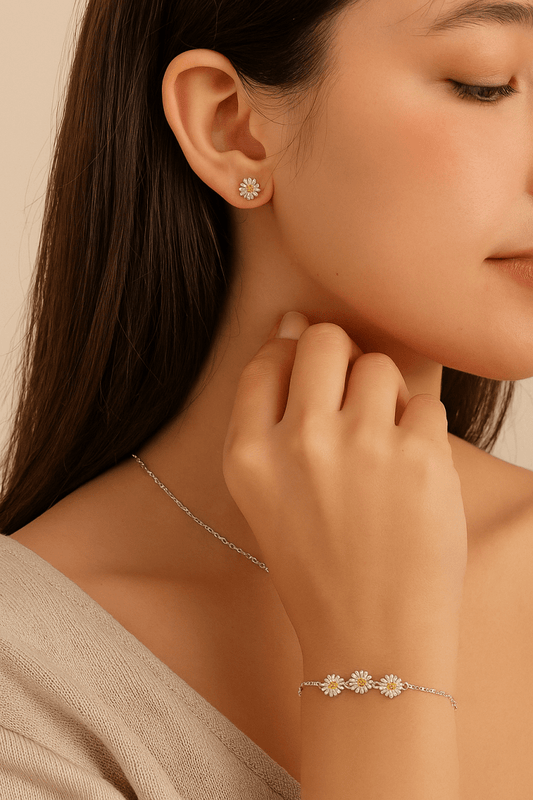 🌼 Set “Encanto de Margaritas” – Plata 925 con Detalles Dorados