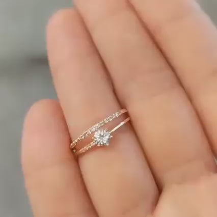 Anillo “Brillo Dorado” en Plata 925 con Baño de Oro 14K y Zirconias