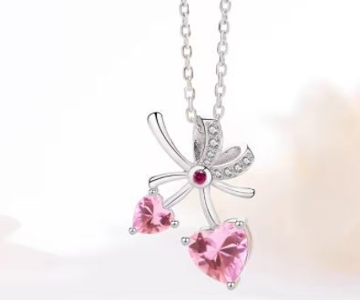 Collar de plata de ley 925 con baño de rodio, adornado con un impresionante colgante de cereza con circonita rosa en forma de corazón