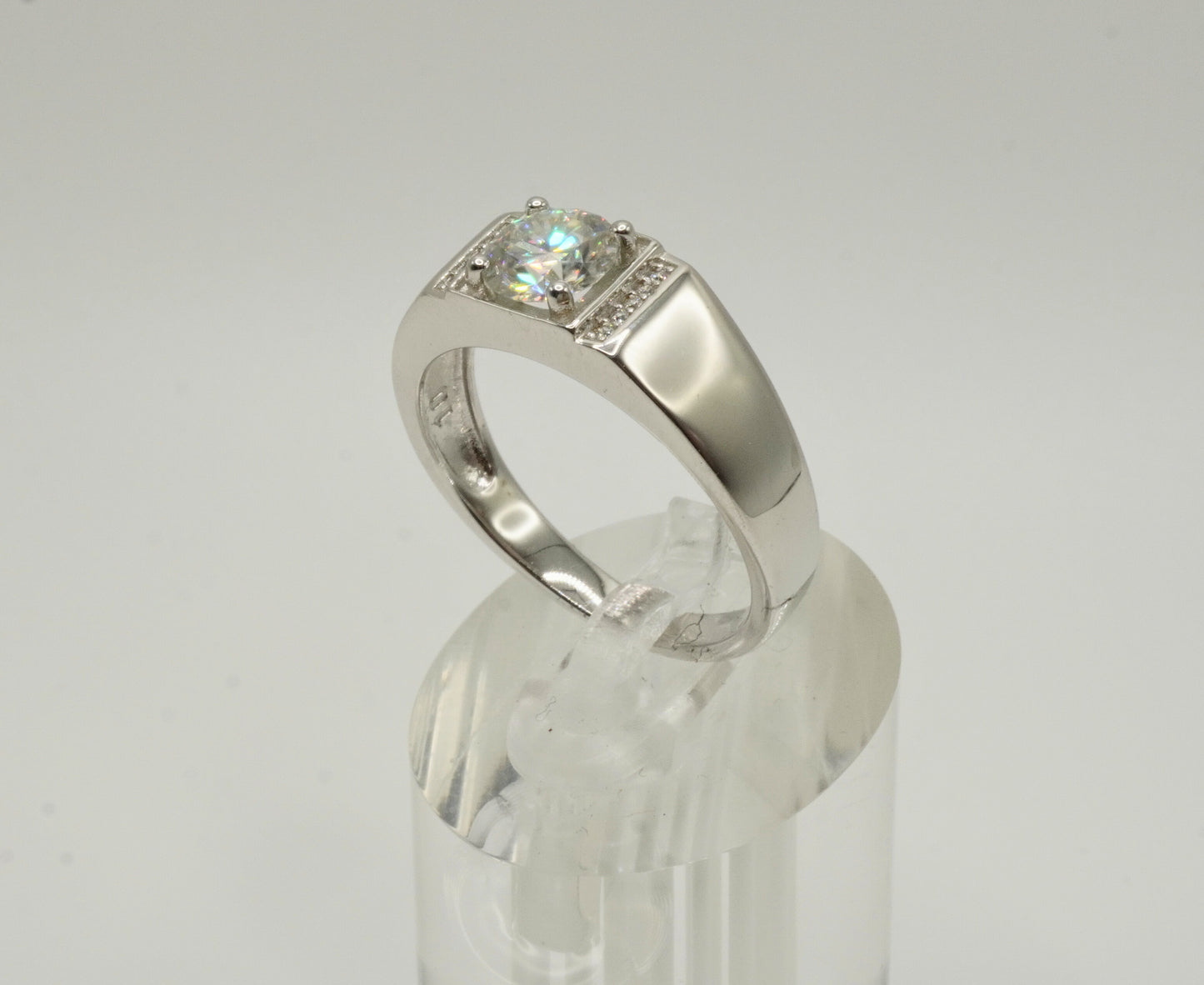💍 Anillo “Fuerza Brillante” – Plata 925 con Moissanite Central