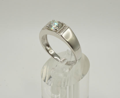 💍 Anillo “Fuerza Brillante” – Plata 925 con Moissanite Central