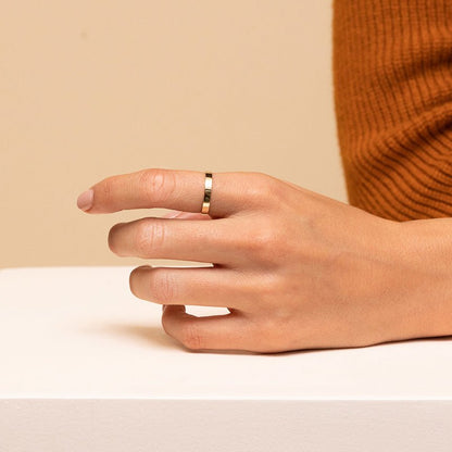 Anillo "Argolla Esencia Dorado" – Plata 925 con Baño de Oro 18K
