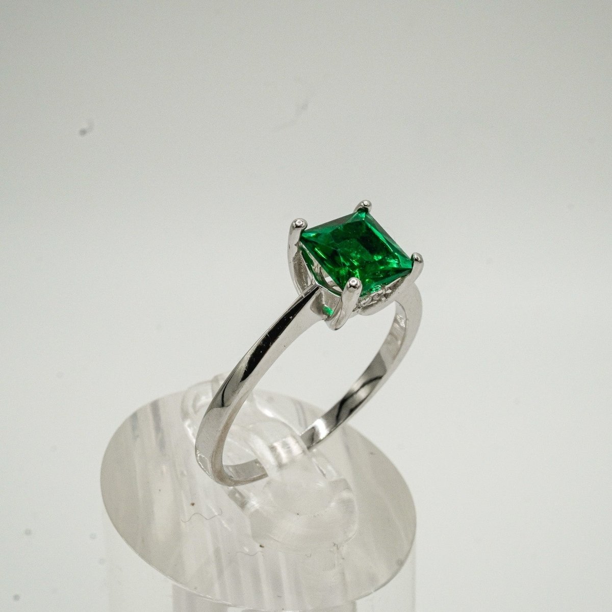 ✨ Anillo “Aura Esmeralda” – Plata 925 con Zirconia Verde Esmeralda