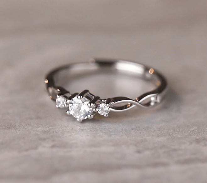 ✨ Anillo “Brillo Infinito” – Plata 925 con Zirconias