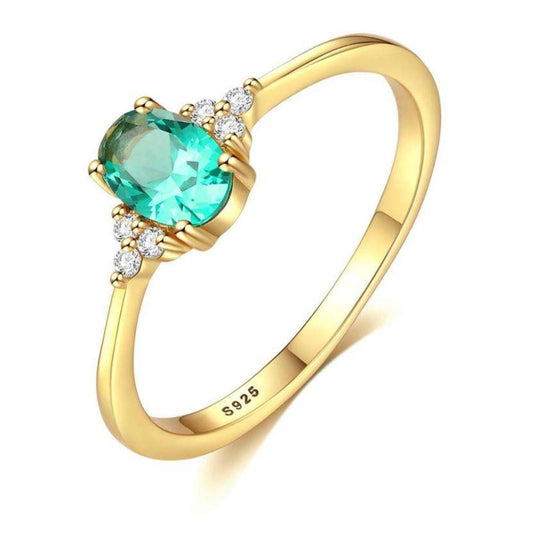 💍 Anillo "Mística Verde" con Circonita Esmeralda Ovalada y Zirconias - Aurora Boré