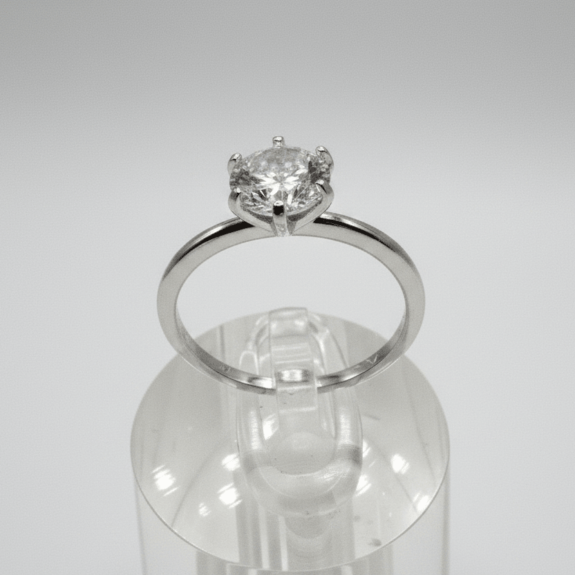 Anillo Clásico Solitario con Zirconia en Plata 925 con Zirconia de 7mm