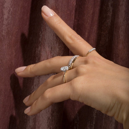 Anillo con Piedra 6x8 mm, Banda 1.5 mm – Plata 925 Baño de Oro 18K