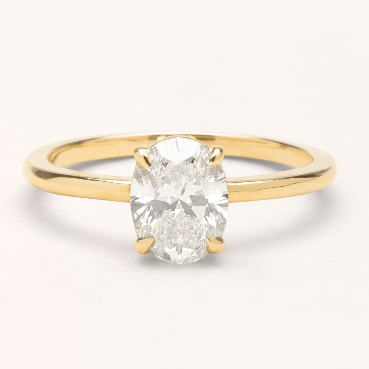 Anillo con Piedra 6x8 mm, Banda 1.5 mm – Plata 925 Baño de Oro 18K